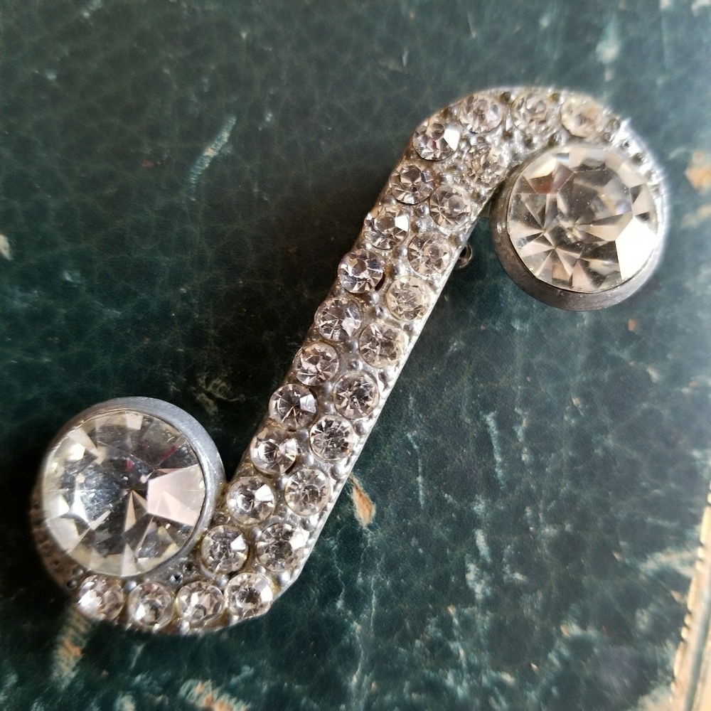Relisted- Vintage rhinestone curlicue brooch silver tone pin - Picture 1 of 5